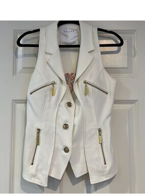 Walter - White Sleeveless Vest with Gold Zipper Accents